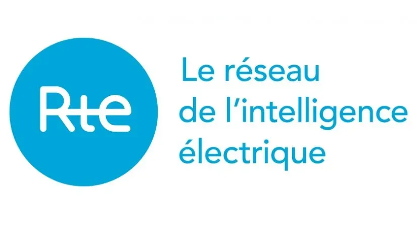 Logo RTE en blanc dans un cercle bleu, accompagné du slogan « Le réseau de l'intelligence électrique » en bleu.
